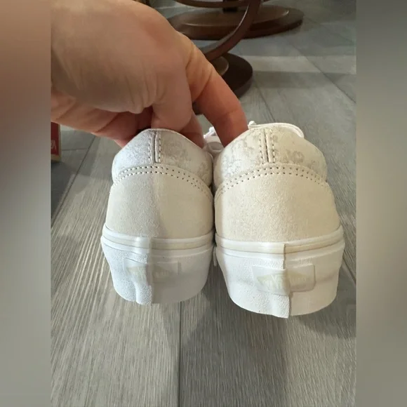 Vans Old Skool Platform Tonal Floral Sneakers - Picture 8 of 9